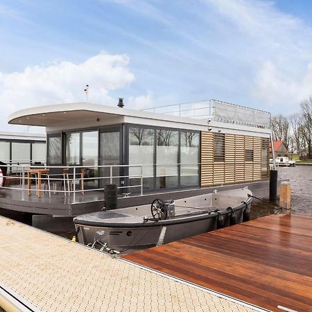 Welcome In - Houseboat 'Elysium' Met Eigen Aanlegsteiger Sneek - Offingawier 外观 照片